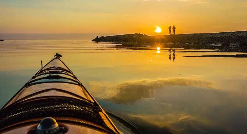 Kayaking paddles at sunset at Tylön in Halmstad.